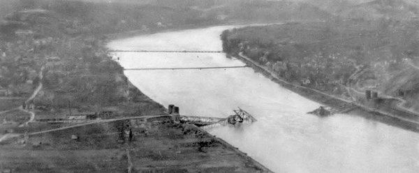 Die Ludendorff Brücke im März 1945