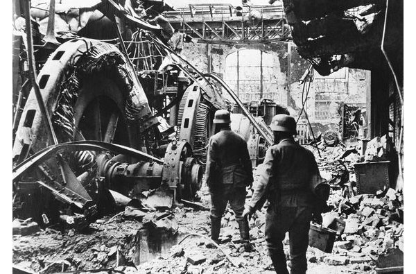 CURIOSIDADES BÉLICAS:  Stalingrado 1943. Hasta el último hombre y el último cartucho.
