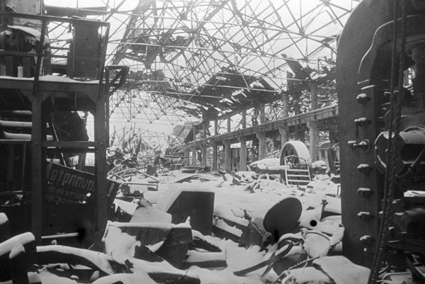 CURIOSIDADES BÉLICAS:  Stalingrado 1943. Hasta el último hombre y el último cartucho.